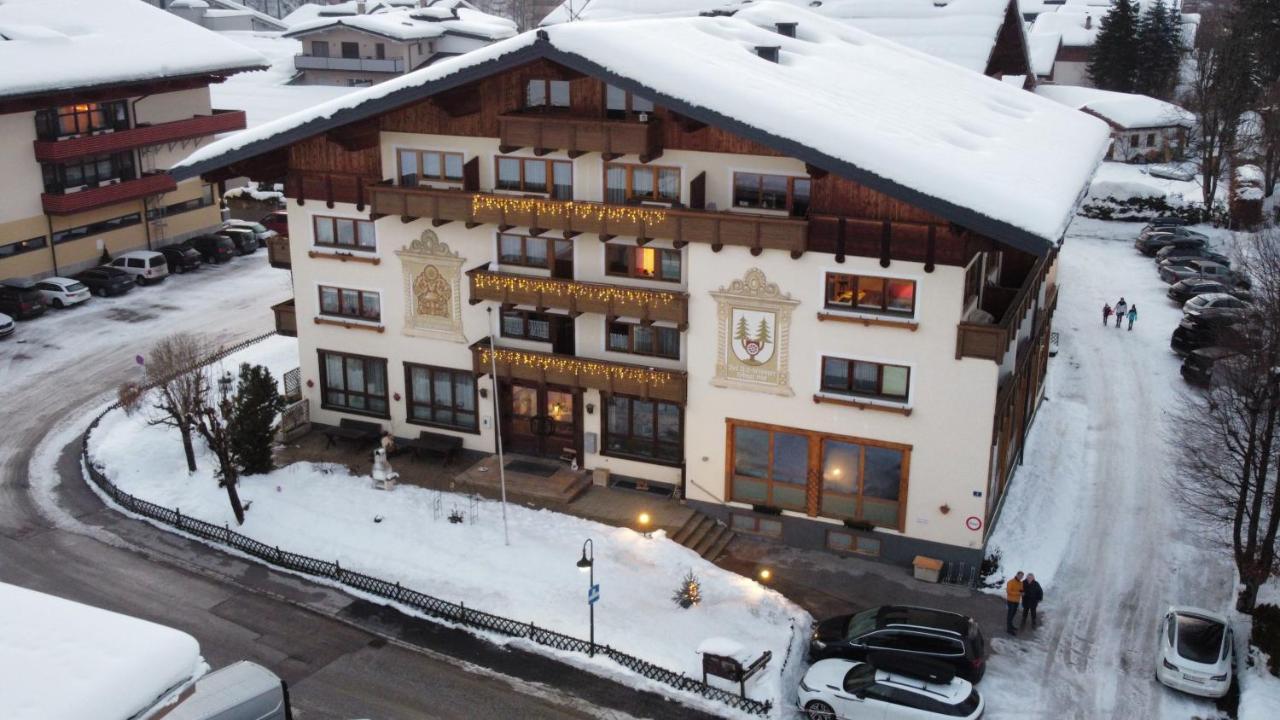 Altenmarkter Hof 알텐막팀퐁와 외부 사진